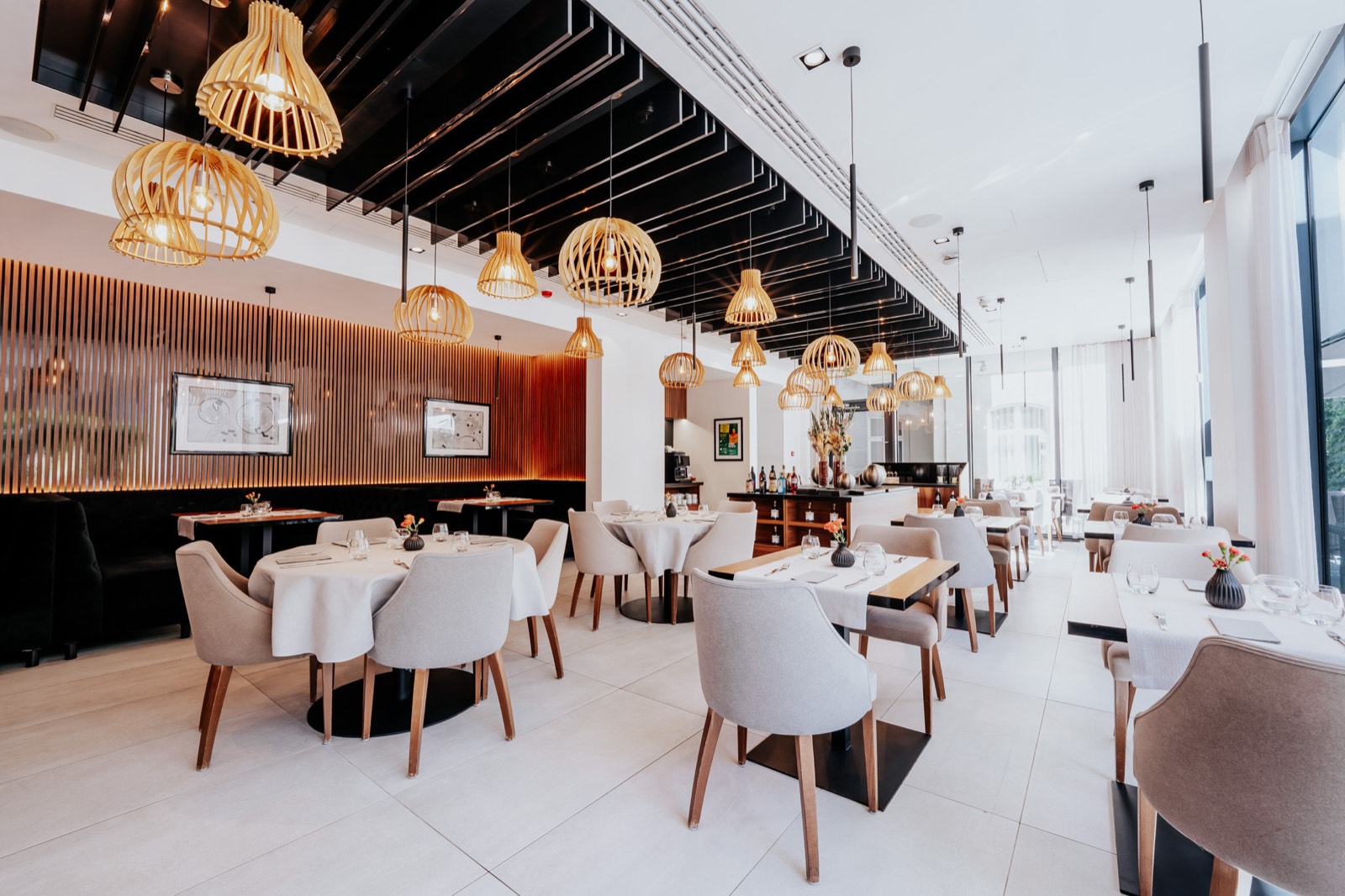 Przyjęcia rodzinne w restauracji FOUR